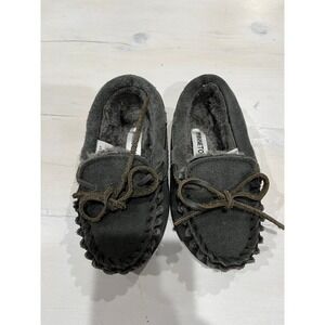 Minnetonka Trev Moccasin Slipper - Kids size 8